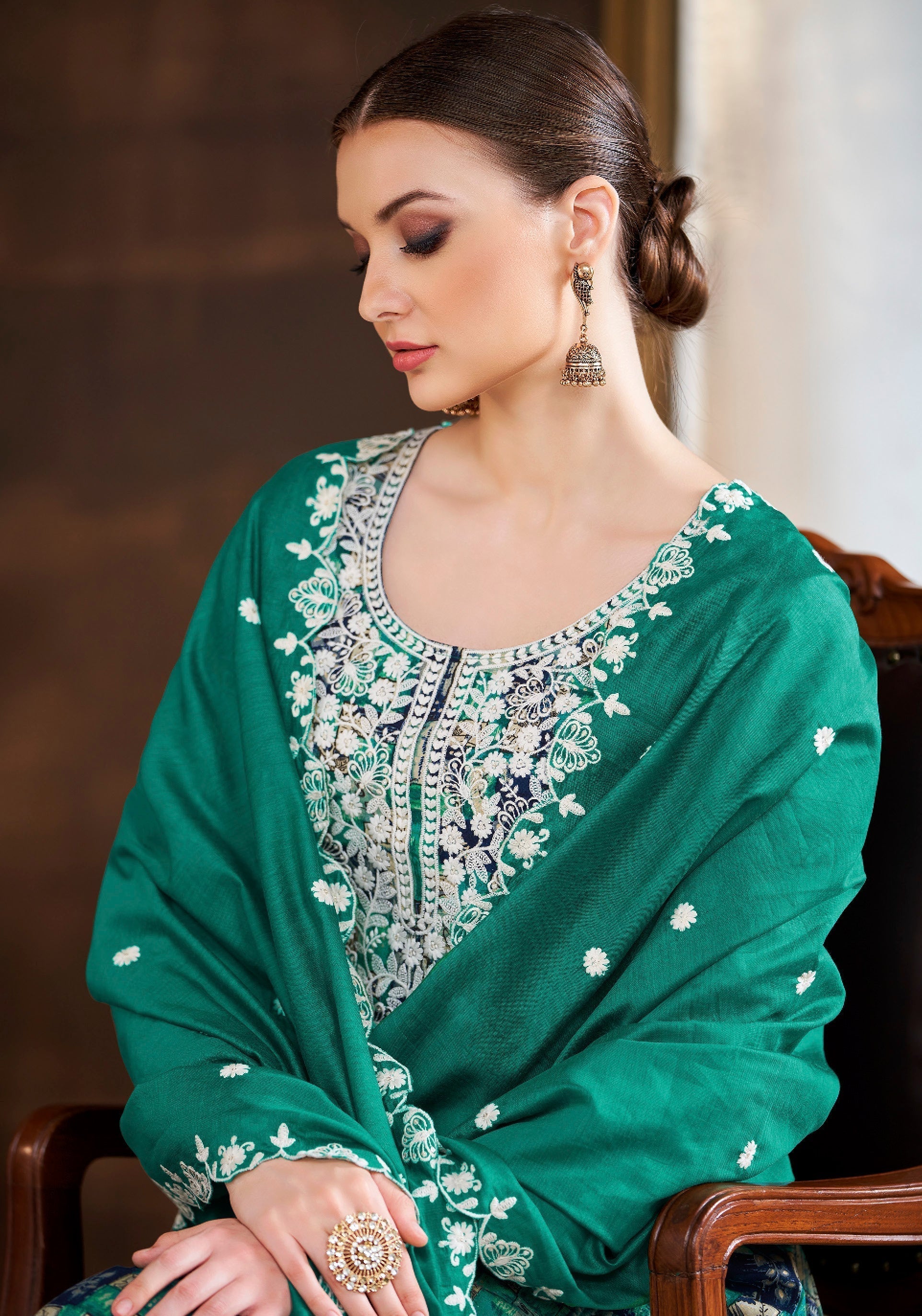 Per Pcs : 740